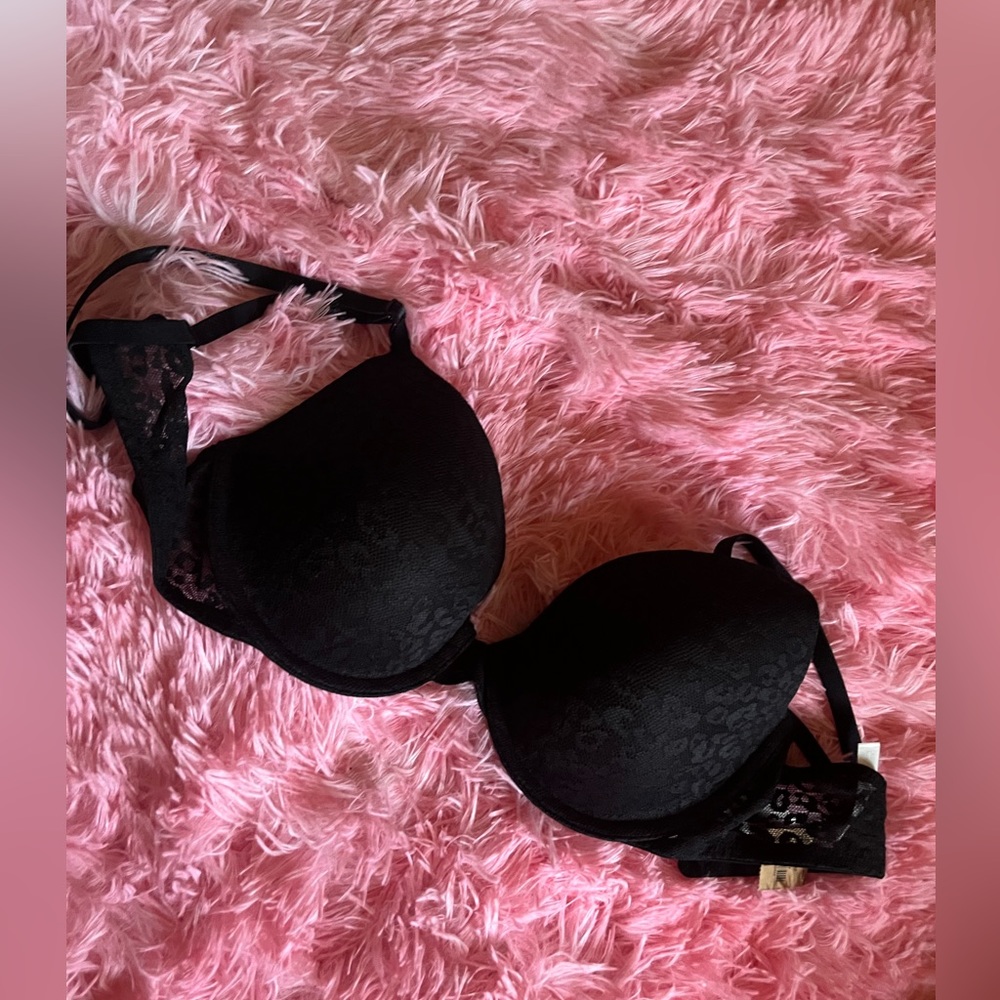Black VS PINK Wear Everywhere T Shirt Bra